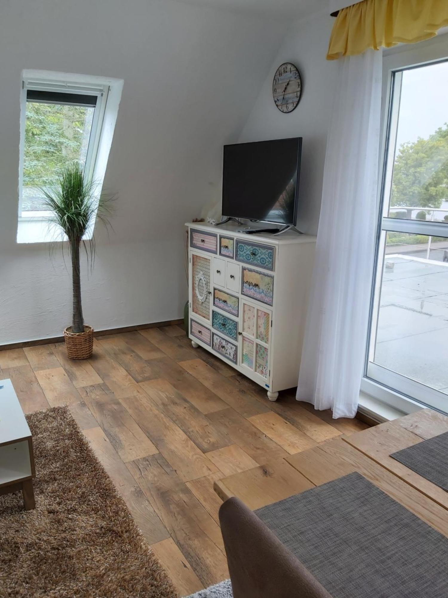 Ferienwohnung Yachthafen De Lorenzo Carolinensiel Exterior photo